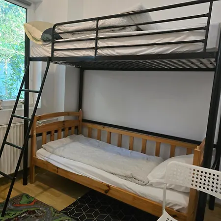 W Zielonce Hostel